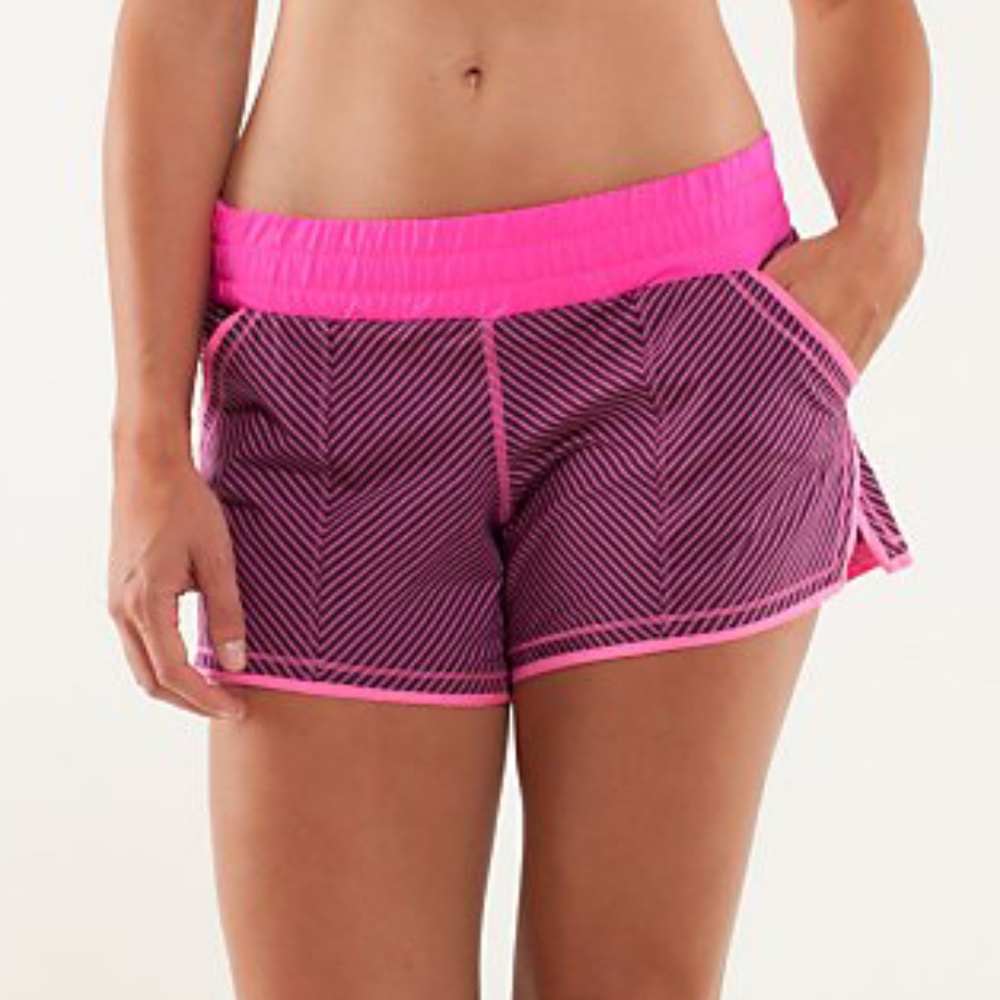Lululemon Shake & Break short Raspberry Glo size 8
